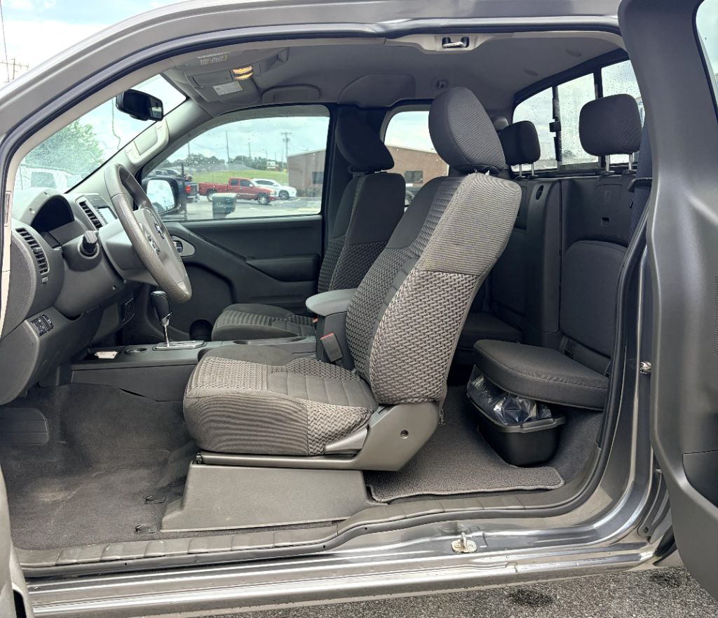 2020 Nissan Frontier SV - Photo 14