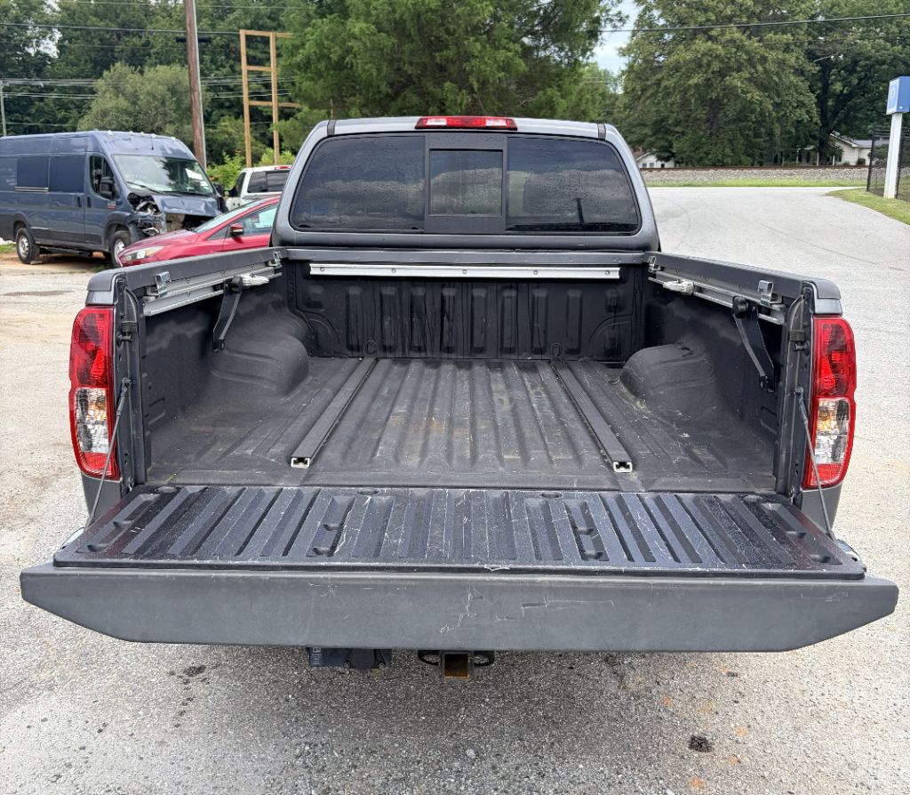 2020 Nissan Frontier SV - Photo 7